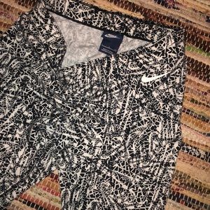 Nike patter crop legging